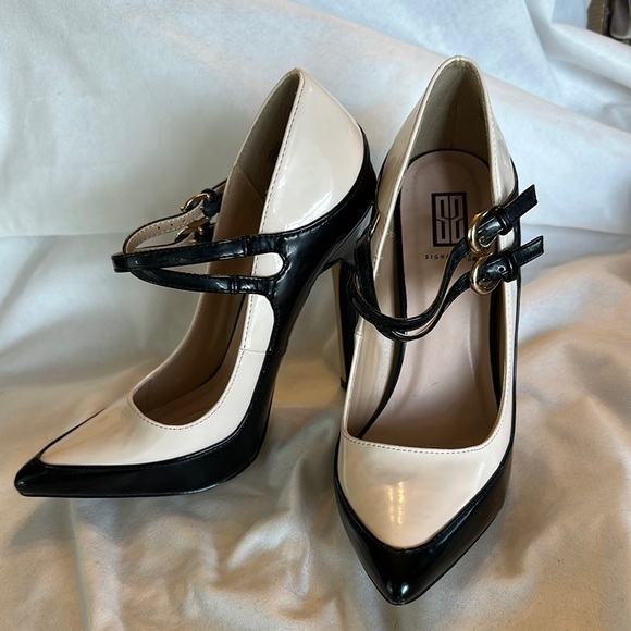 Signature Shoes - Signature Black and Cream Mary Jane Heels